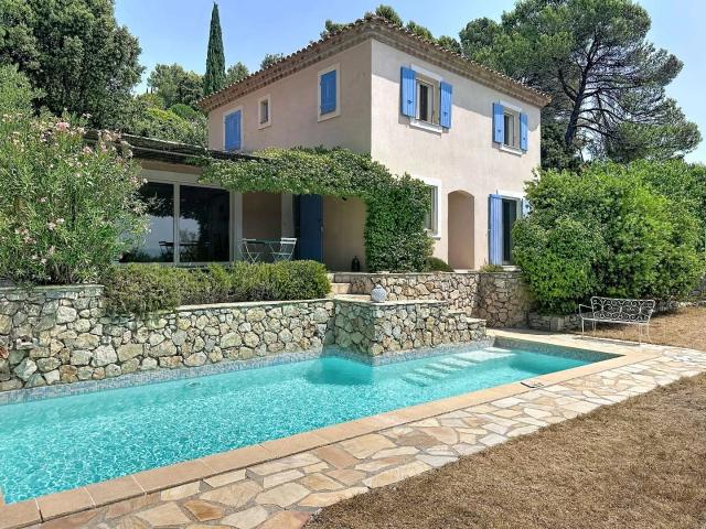 Villa de charme avec vue panoramique, piscine à Lorgues