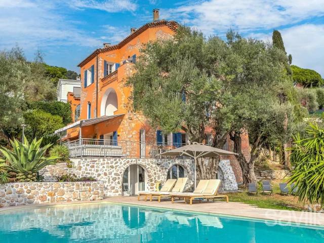 Villa de charme avec piscine, aux portes de Monaco, dans un environnement privilégiée