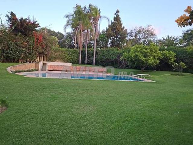 Villa de Charme avec Piscine à Souissi