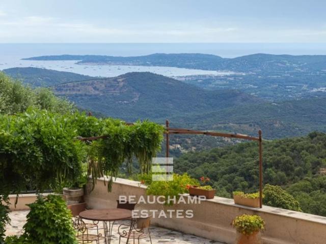 Villa de charme avec piscine et vue