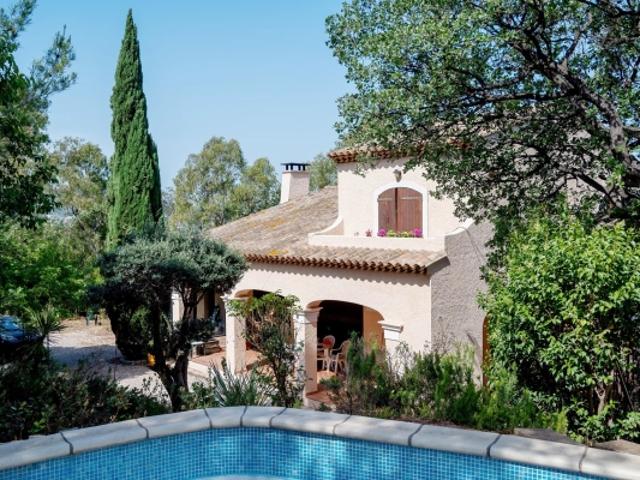 Villa de charme avec piscine sur 2730 m² de terrain – La Seyne