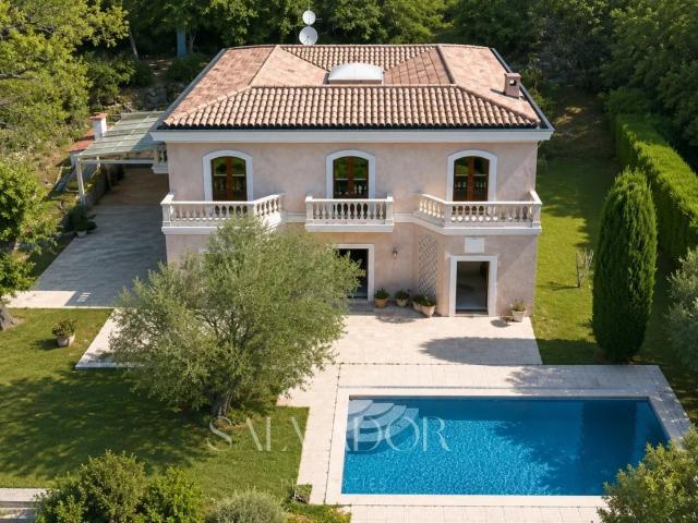Villa De Charme Proche De Monaco 370m² La Turbie