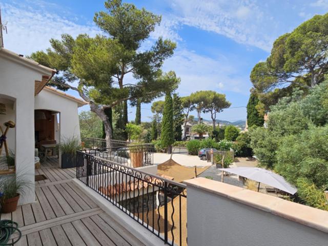 Villa de charme proche de la plage et des commerces à Agay