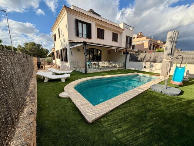 Villa de diseño amueblada y conectada en Puig de Ros – C/ Esparver