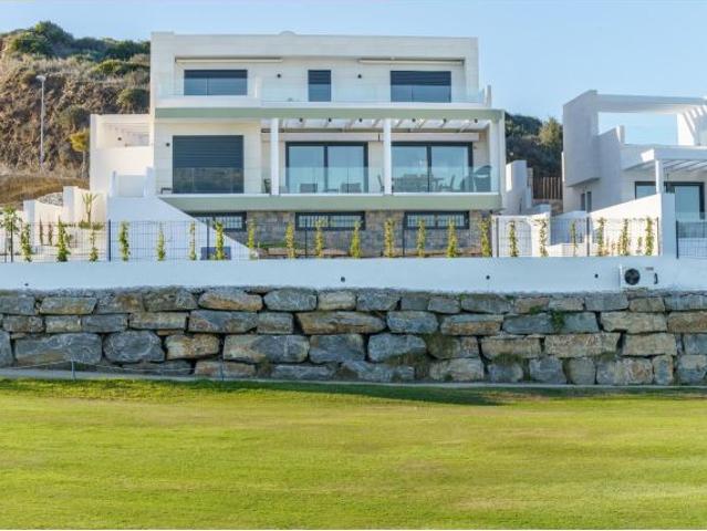 Villa de diseño contemporáneo a solo 4 minutos de Fuengirola