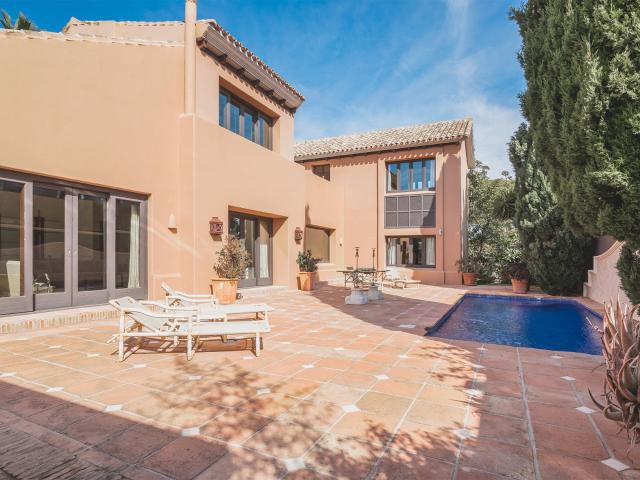 Villa de estilo andaluz en Guadalmina Alta, situada en una z. 431m² San Pedro de Alcántara