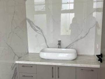 VILLA DE ESTRENE AL RIO EN MOCOLI DE VENTA