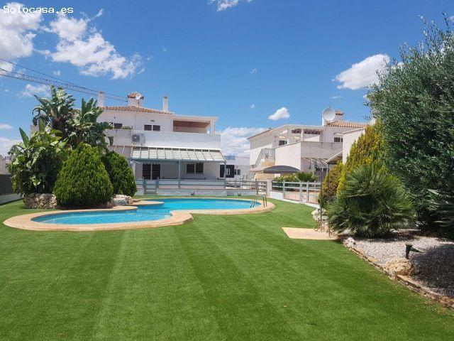 VILLA DE EXCELENTE UBICACION COSTA Y GOLF