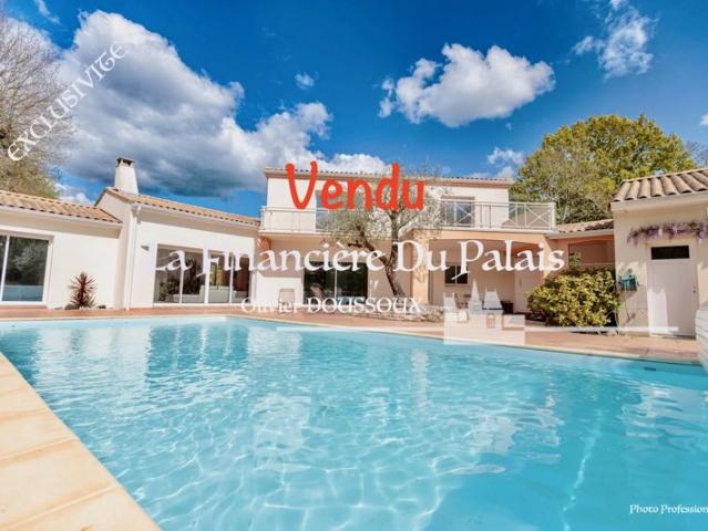Villa de Haut Standing avec piscine de 240 m2