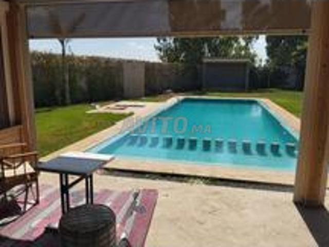 Villa de haut standing avec piscine et petite ferme