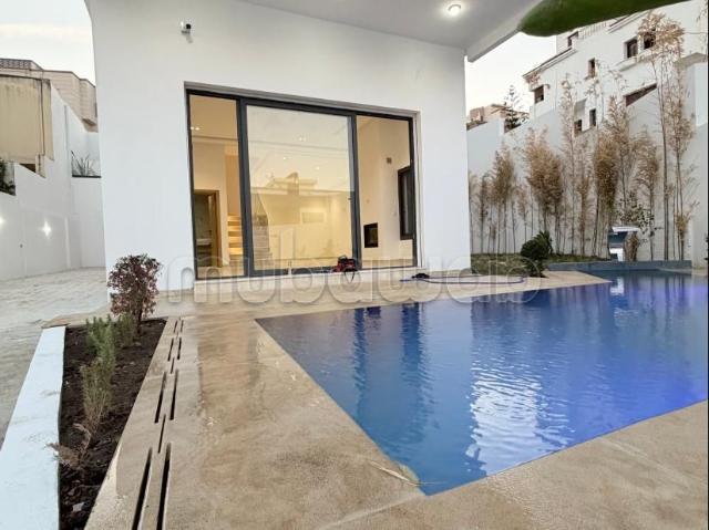 Villa de haut standing à vendre avec piscine