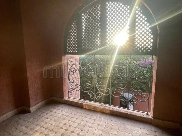 Villa de haut standing à vendre à Hay Targa. Surface de 436 m². Bien meublé