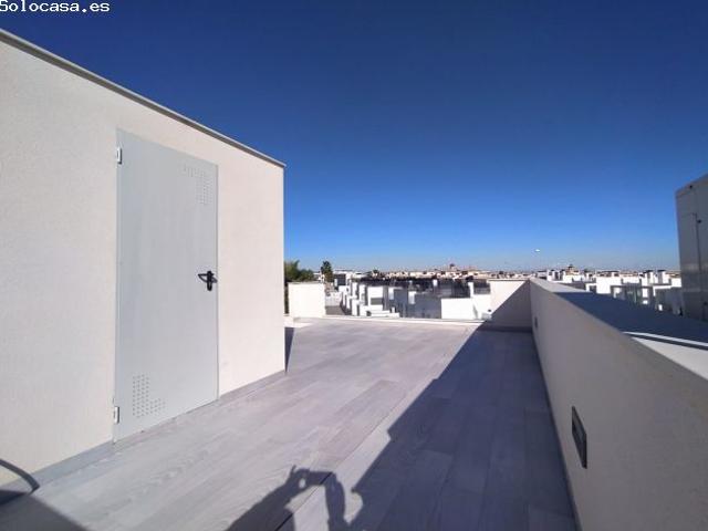 VILLA DE LUGO CON PISCINA PRIVADA EN LAS LOMAS DE CABO ROIG ORIHUELA COSTA