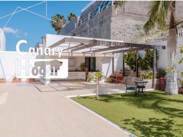 VILLA DE LUJO MUY ESPACIOSA DE 5 DORMITORIOS EN VENTA EN ROQUE DEL CONDE