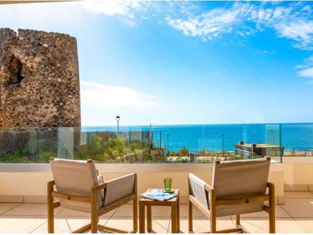 VILLA DE LUJO A ESTRENAR ESTEPONA
