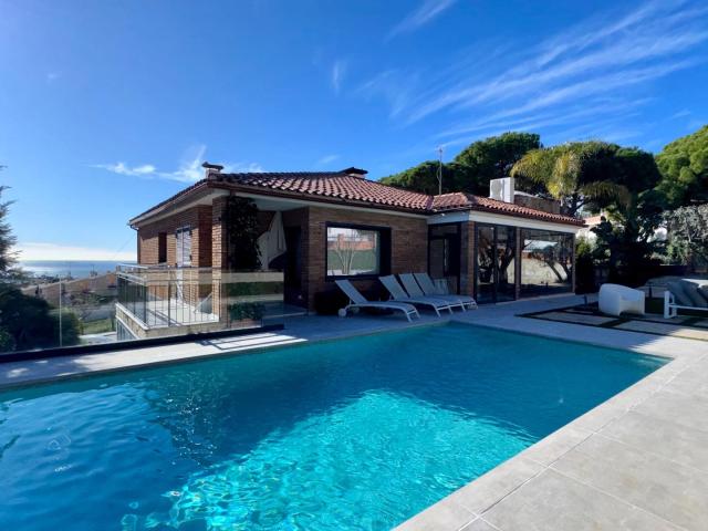 VILLA DE LUJO A LA VENTA EN EL CORAZÓN DE ALELLA – EXCLUSIVIDAD, PRIVACIDAD Y VISTAS PANORÁMICAS AL MAR EN UNA DE LAS ZONAS MÁS PRESTIGIOSAS DEL MARESME