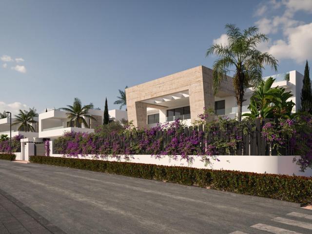 Villa de lujo con vistas al golf. 5 dormitorios, 6 baños. El Campanario Golf & Country. Estepona
