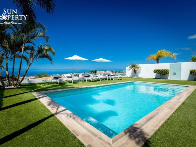 VILLA DE LUJO CON VISTAS AL MAR EN COSTA ADEJE – EL MADROÑAL