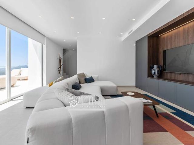 VILLA DE LUJO CON VISTAS PANORÁMICAS AL MAR EN ALTEA LA NOVA
