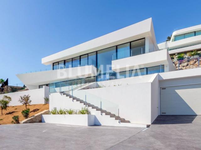 Villa de lujo con vistas panorámicas al mar en venta en la c. 560m² Benissa