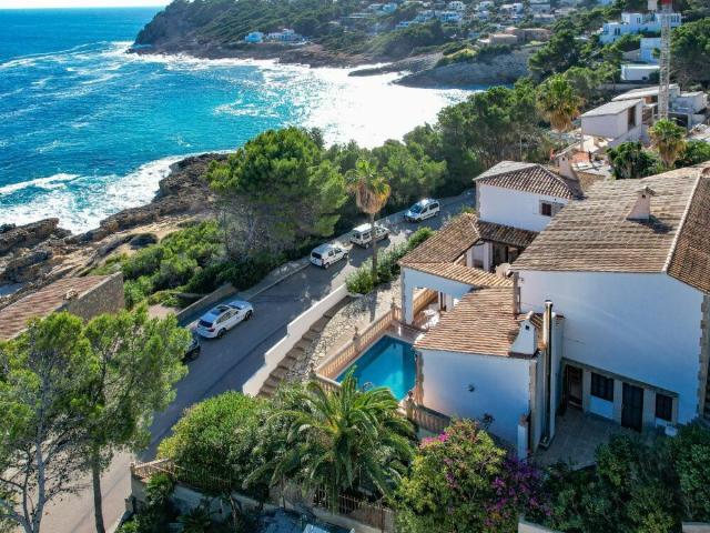 VILLA DE LUJO CON IMPRESIONANTES VISTAS AL MAR EN MALLORCA