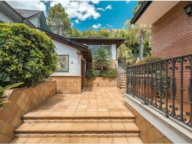 Villa de lujo con jardín y piscina en Fontpineda