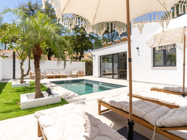 Villa de Lujo con Piscina Privada en Nueva Andalucía