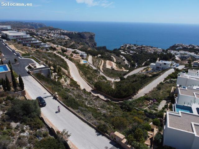 Villa de lujo contemporánea con piscina infinita y vistas panorámicas del
