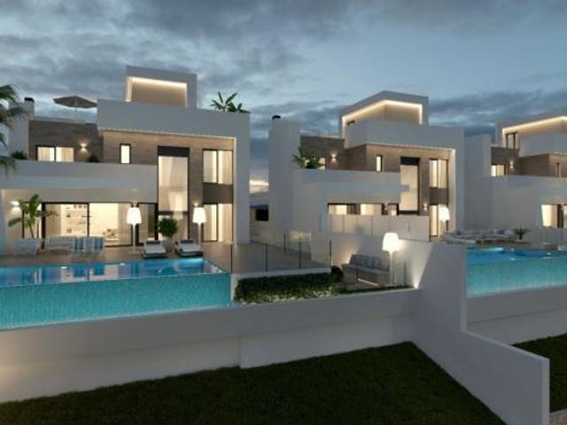 VILLA DE LUJO DE NUEVA CONSTRUCCIÓN EN FINESTRAT CON VISTAS AL MAR