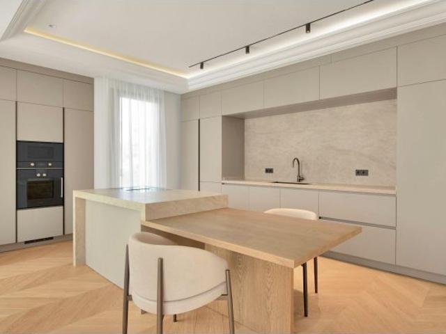 Villa de lujo de 6 dormitorios y 6 baños en Lomas de Marbella Club, Milla de Oro