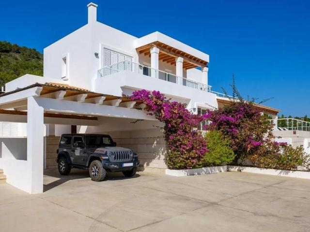 VILLA DE LUJO DISPONIBLE POR ALQUILER ANUAL