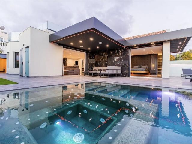Villa de Lujo El Madroñal 200m² El Puertito de Adeje