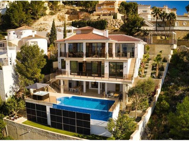 VILLA DE LUJO EN ALTEA HILLS CON VISTAS PANORÁMICAS AL MAR Y A LA MONTAÑA
