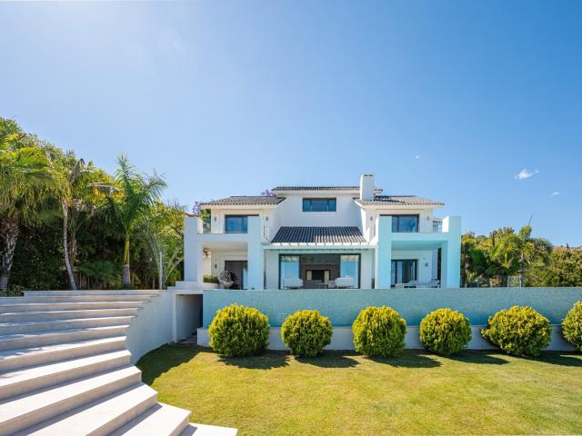 Villa de Lujo en Primera Línea de Golf en Los Flamingos, con. 900m² Benahavís