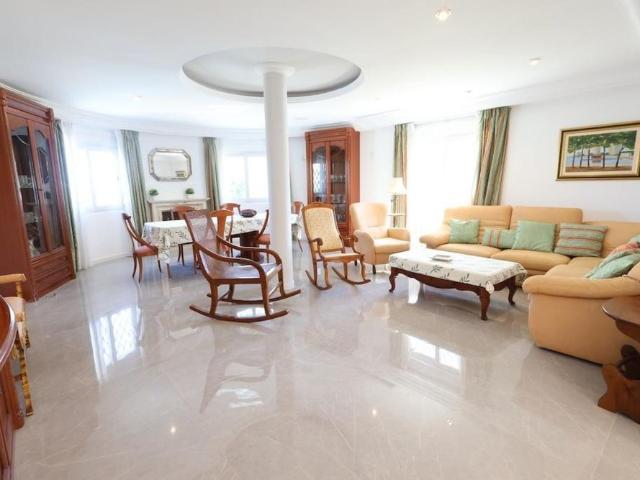 Villa de Lujo en Primera Línea de Playa en Cala Capitán