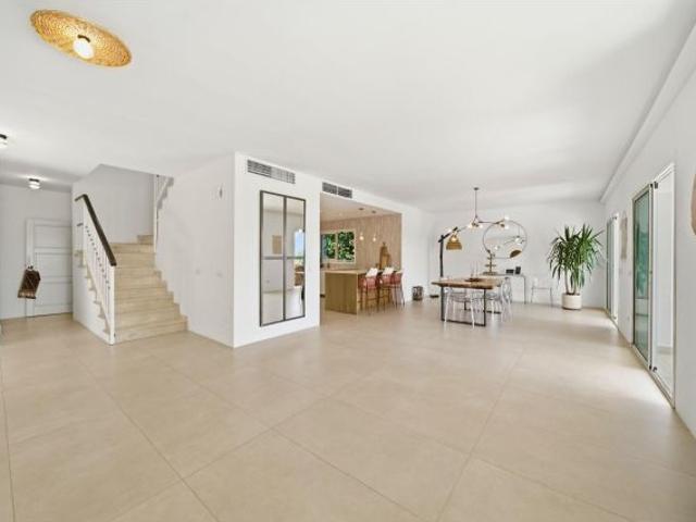 Villa de Lujo en Riviera del Sol, Costa del Sol con Piscina Privada, Vistas al Mar y Golf