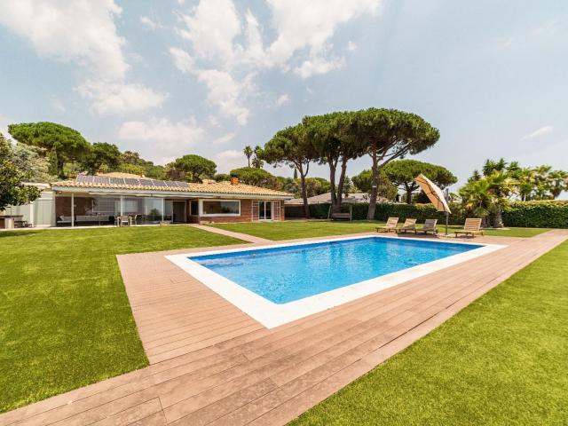 Villa de lujo en Supermaresme 324m² Sant Vicenç de Montalt