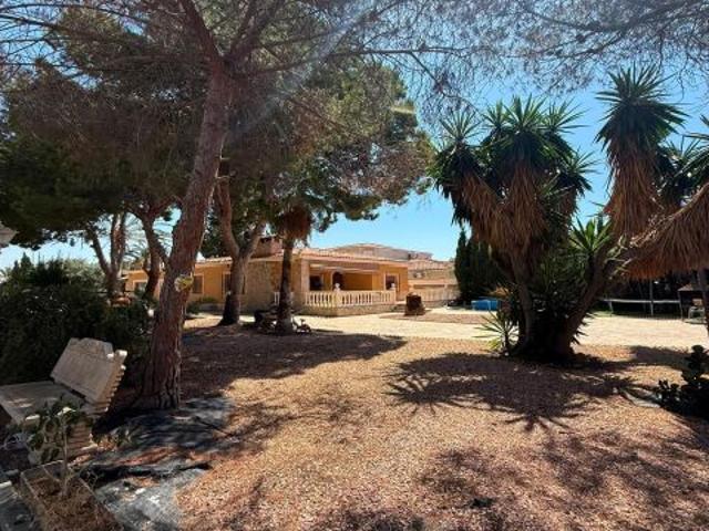VILLA DE LUJO EN SAN VICENTE DEL RASPEIG, ALICANTE
