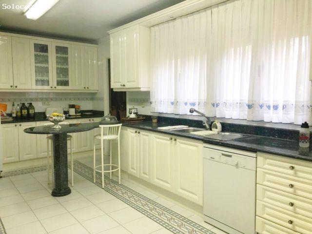 Villa de Lujo en Venta en Madrid de las Caderechas, Madrid