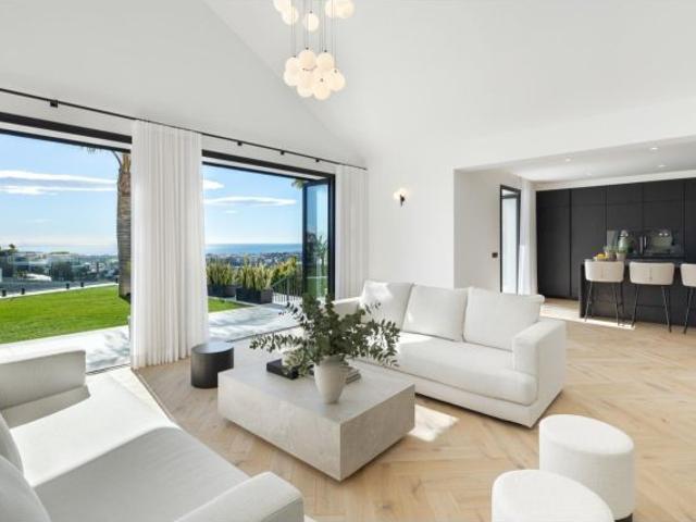 Villa de Lujo en Venta en Monte Halcones Benahavís