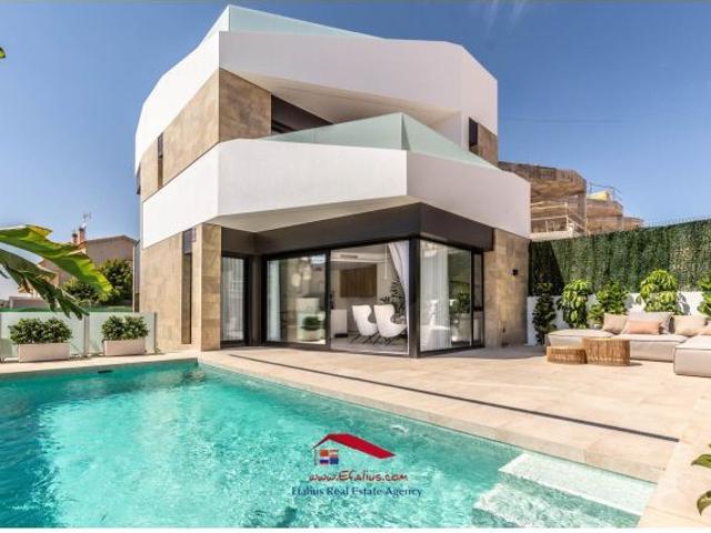 Villa de Lujo en Venta en Orihuela Costa, Alicante