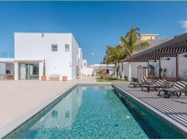 Villa de Lujo en Venta en Adeje, Santa Cruz de Tenerife