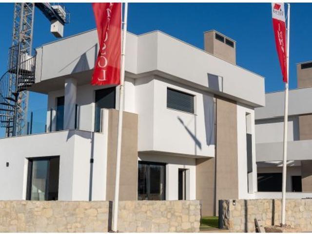 Villa de Lujo en Venta en Algorfa, Alicante