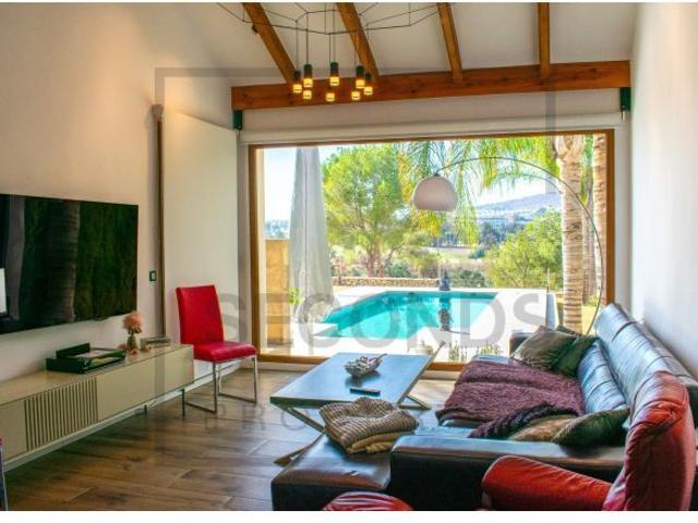 Villa de Lujo en Venta en Algorfa, Alicante