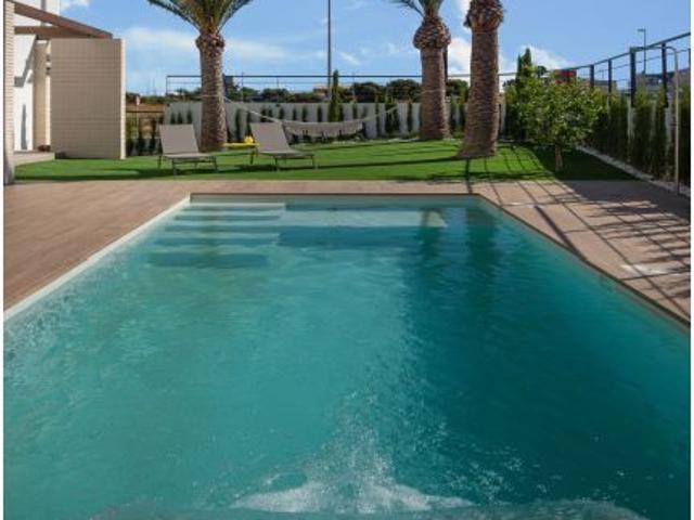 Villa de Lujo en Venta en Dehesa de campoamor, Alicante