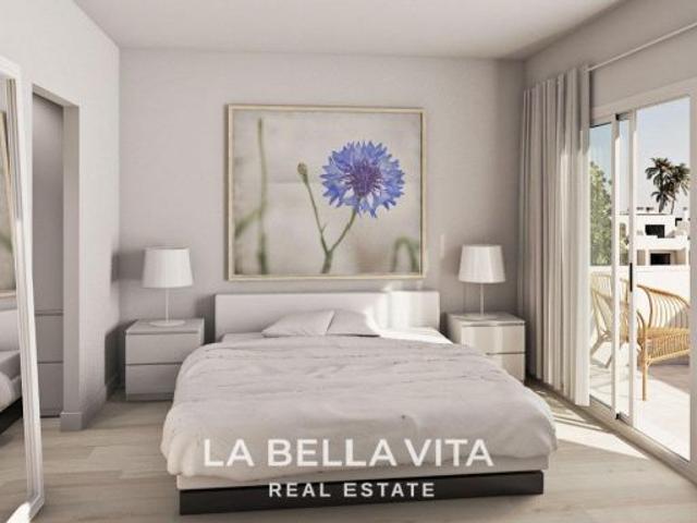 Villa de Lujo en Venta en Pilar de la Horadada, Alicante