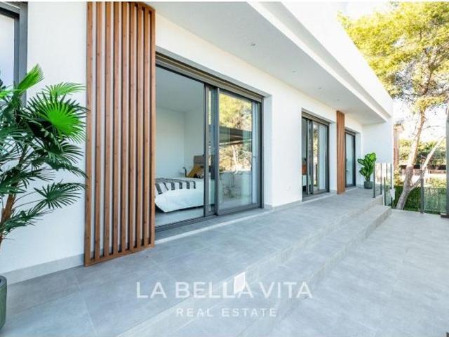 Villa de Lujo en Venta en Pilar de la Horadada, Alicante