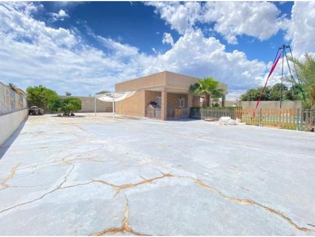 Villa de Lujo en Venta en Torrevieja, Alicante
