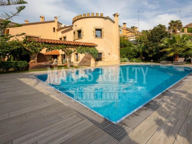 Villa de lujo en venta. LLORET DE MAR
