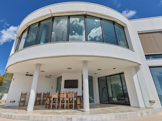 Villa de lujo frente al mar de 4 dormitorios y 3 baños 338m² Jávea Xabia